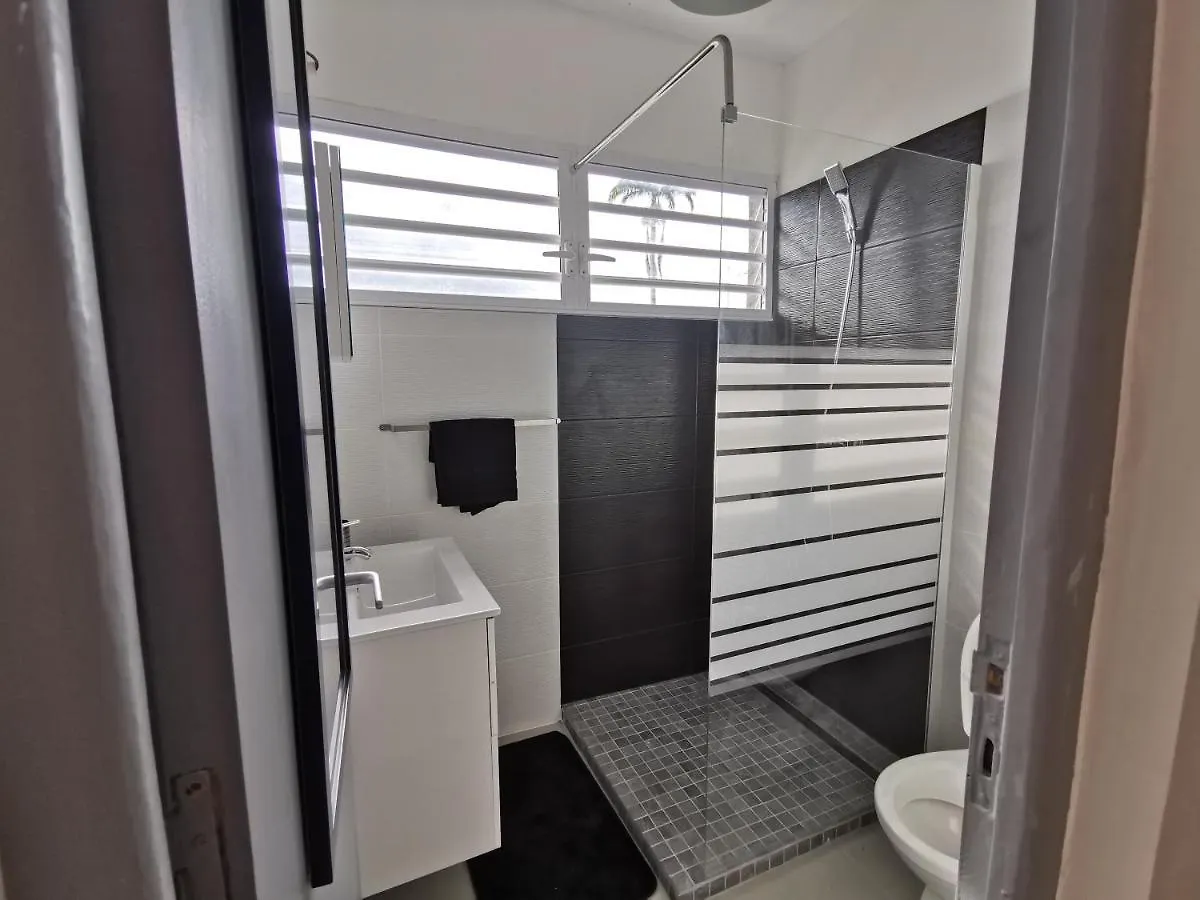 Apartament Appartement Vue Mer Et Montagne A 100M De La Plage Le Gosier